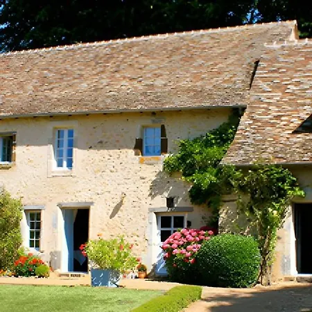 Belle Fontaine Campagne Piscine Reve Au Mans Hébergement de vacances Souligne-Flace